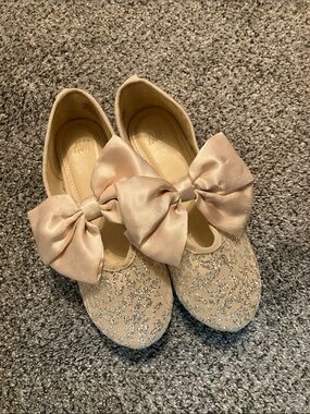 Girls sparkly bow shoes
